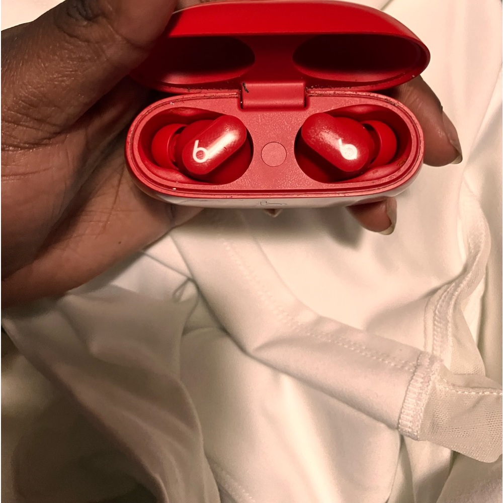 I am trying to get rid of my beats I do not use them they are good as new
